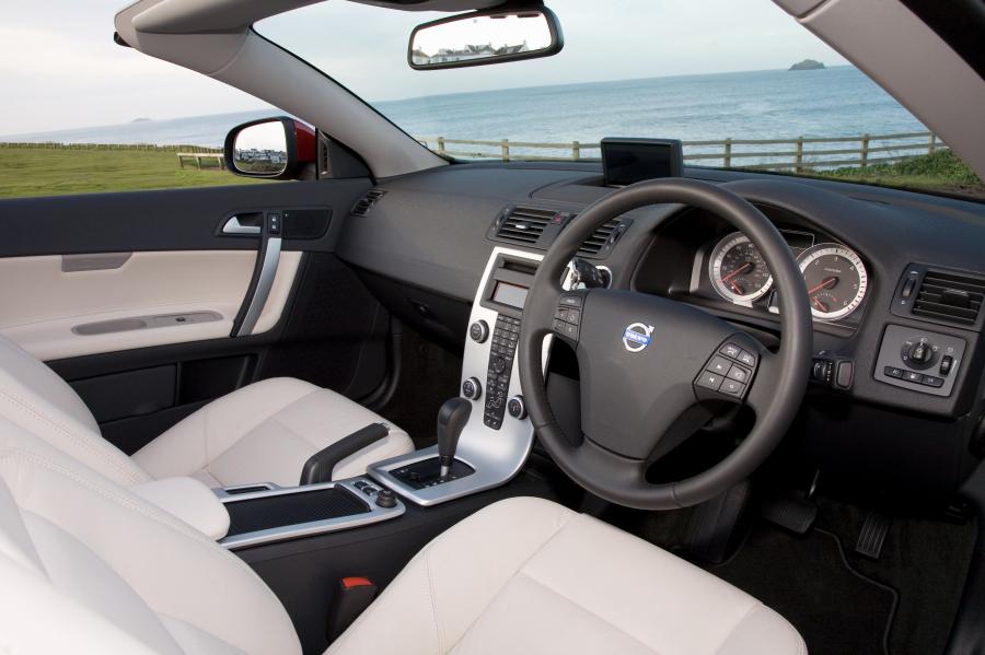 Volvo C70 2010 года  (фото 21 из 51)